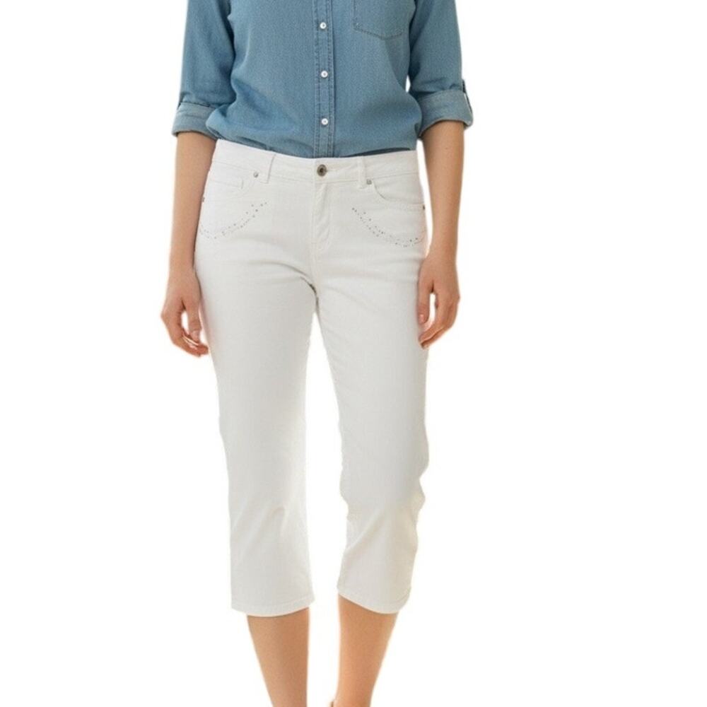 D Jeans white capri pants Sz 8 with embellished pockets